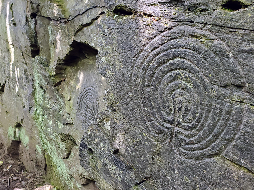 Labyrinth petroglyphs