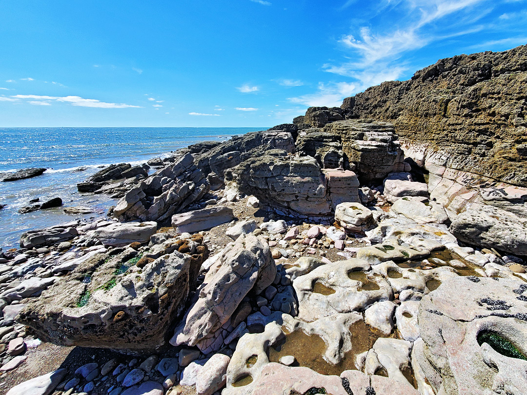 Photographs of Sker Rocks, Bridgend, Wales: Low cliff