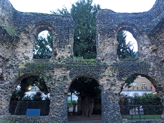 Chapter house, west wall